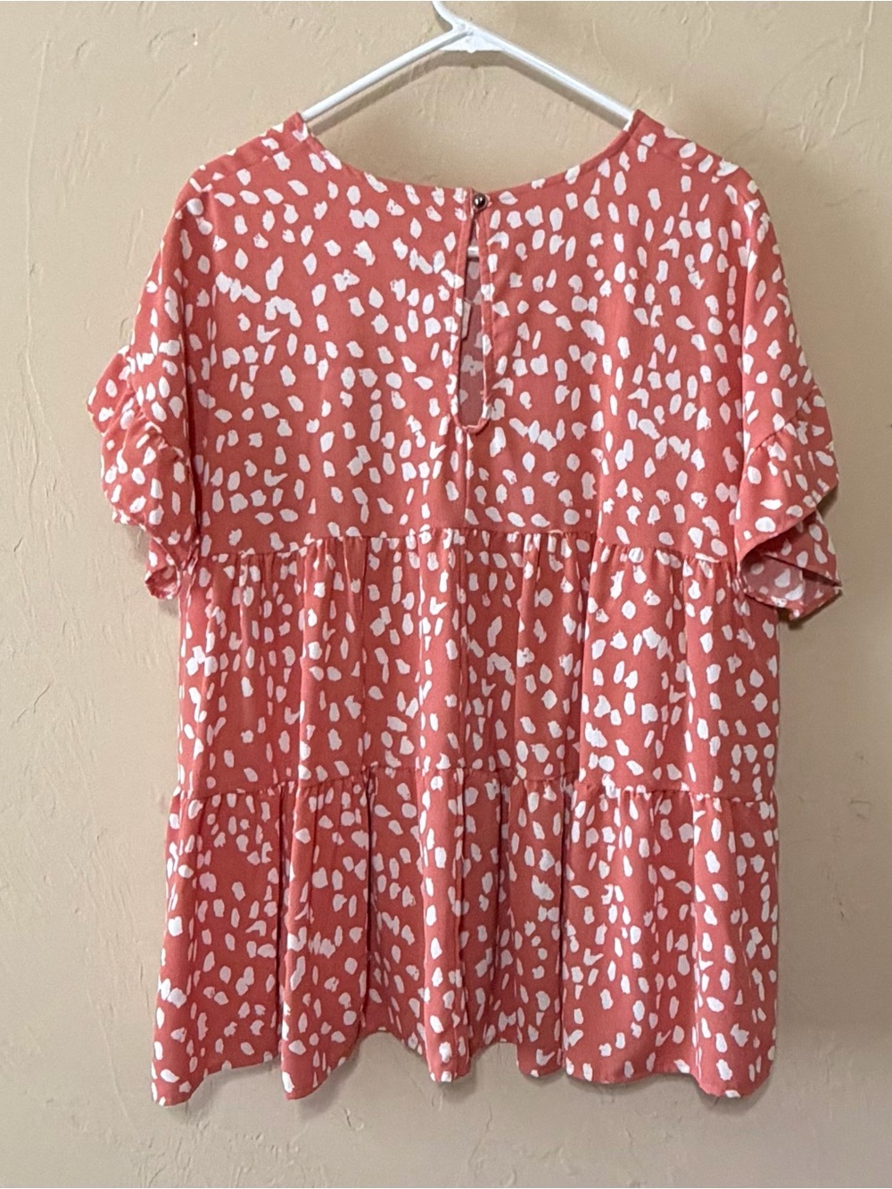 1.4.3. Story by Line Up Coral Printed Tiered Ruffle Top - Picture 2 of 3